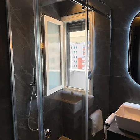 La Luxury Rooftop * Tirana