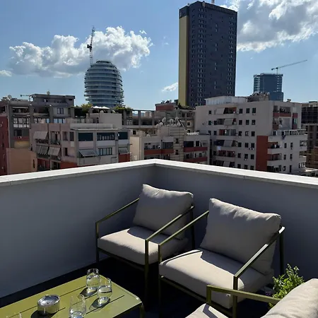 La Luxury Rooftop Lägenhet Tirana