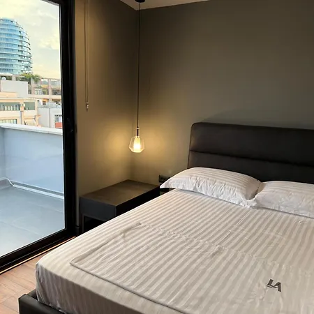 La Luxury Rooftop Lägenhet Tirana