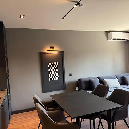 La Luxury Rooftop * Tirana