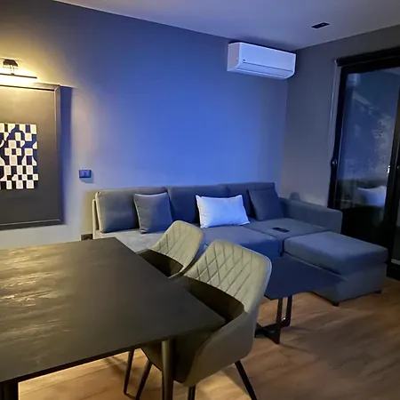 La Luxury Rooftop * Tirana