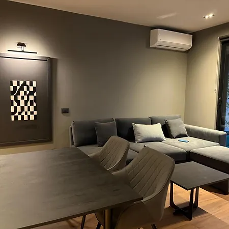 La Luxury Rooftop Lägenhet Tirana