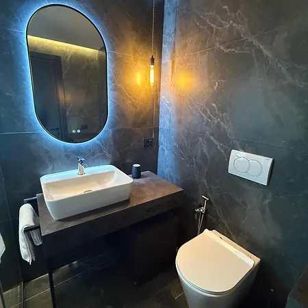 La Luxury Rooftop Apartment