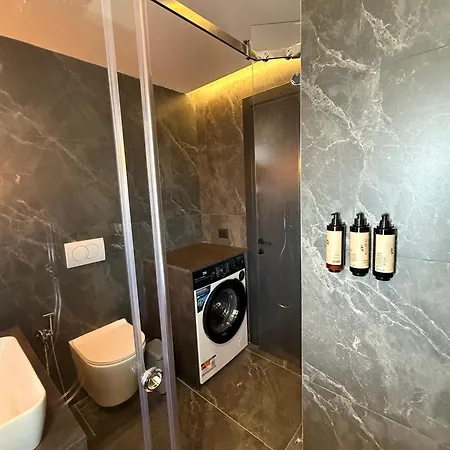 La Luxury Rooftop Apartment