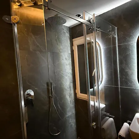 La Luxury Rooftop Apartment *